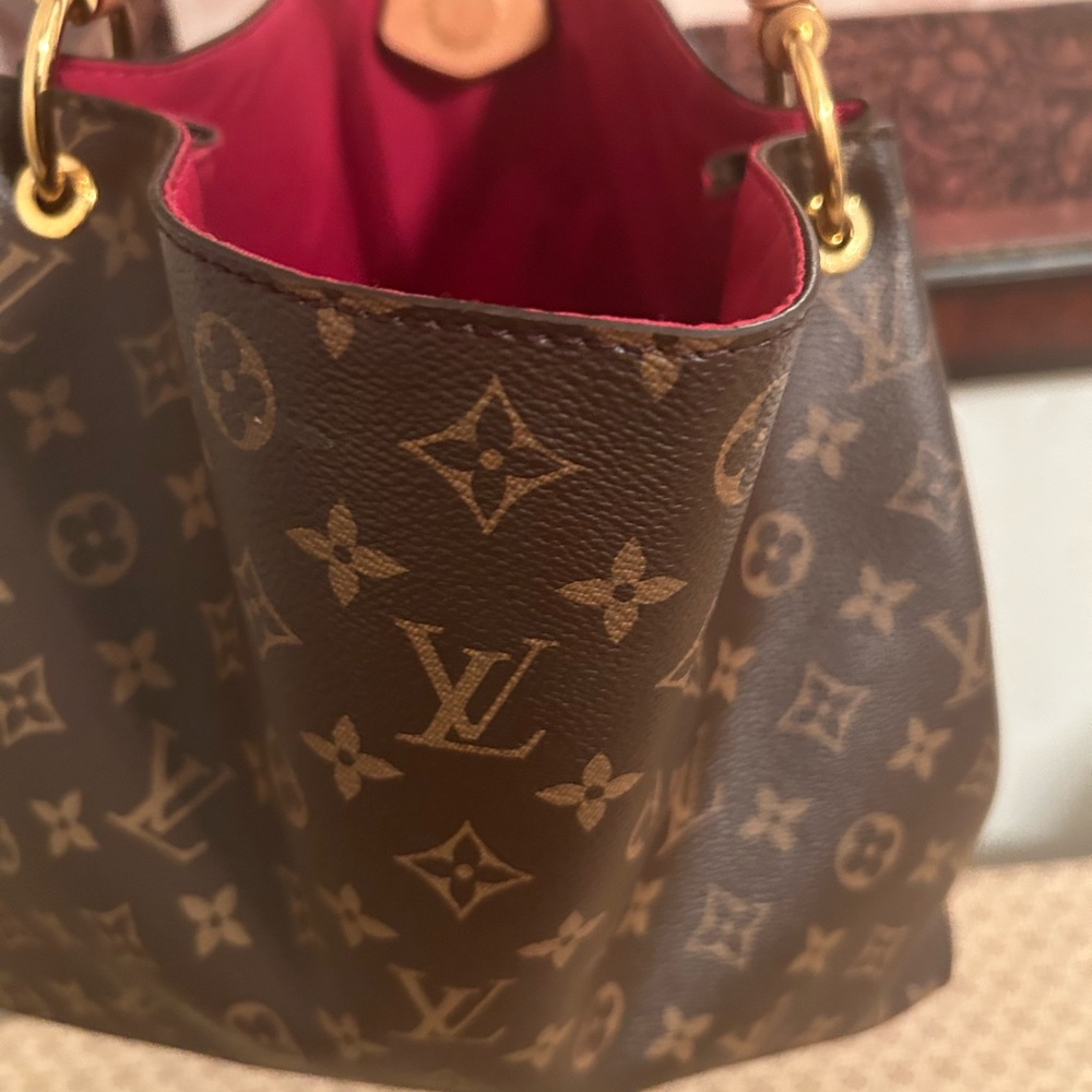 Louis Vuitton Graceful Bag ( Authentic) - Picture 11 of 14